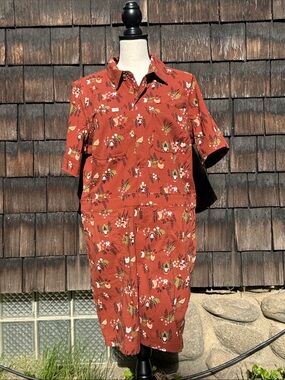 Duluth NWT Rust Floral Gnome Bunny
Romper L Retired Print